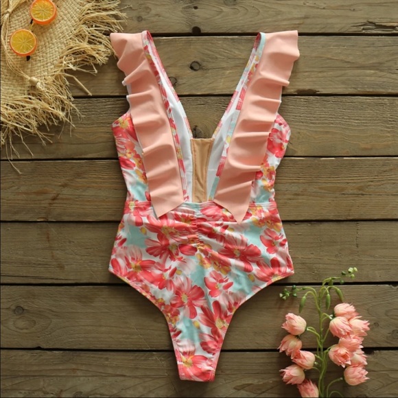 Last One Floral Ruffle Swimsuit - Picture 5 of 5